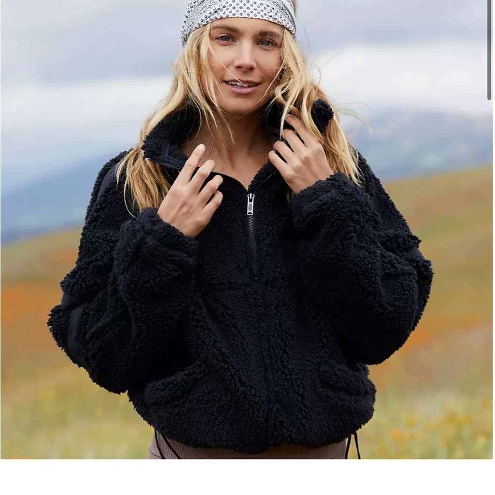 X FP Movement Nantucket Fleece Jacket in Black
FREE PEOPLE